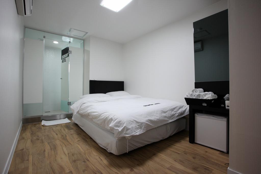 Ekonomy Hotel Dongdaemun Seoul Ngoại thất bức ảnh
