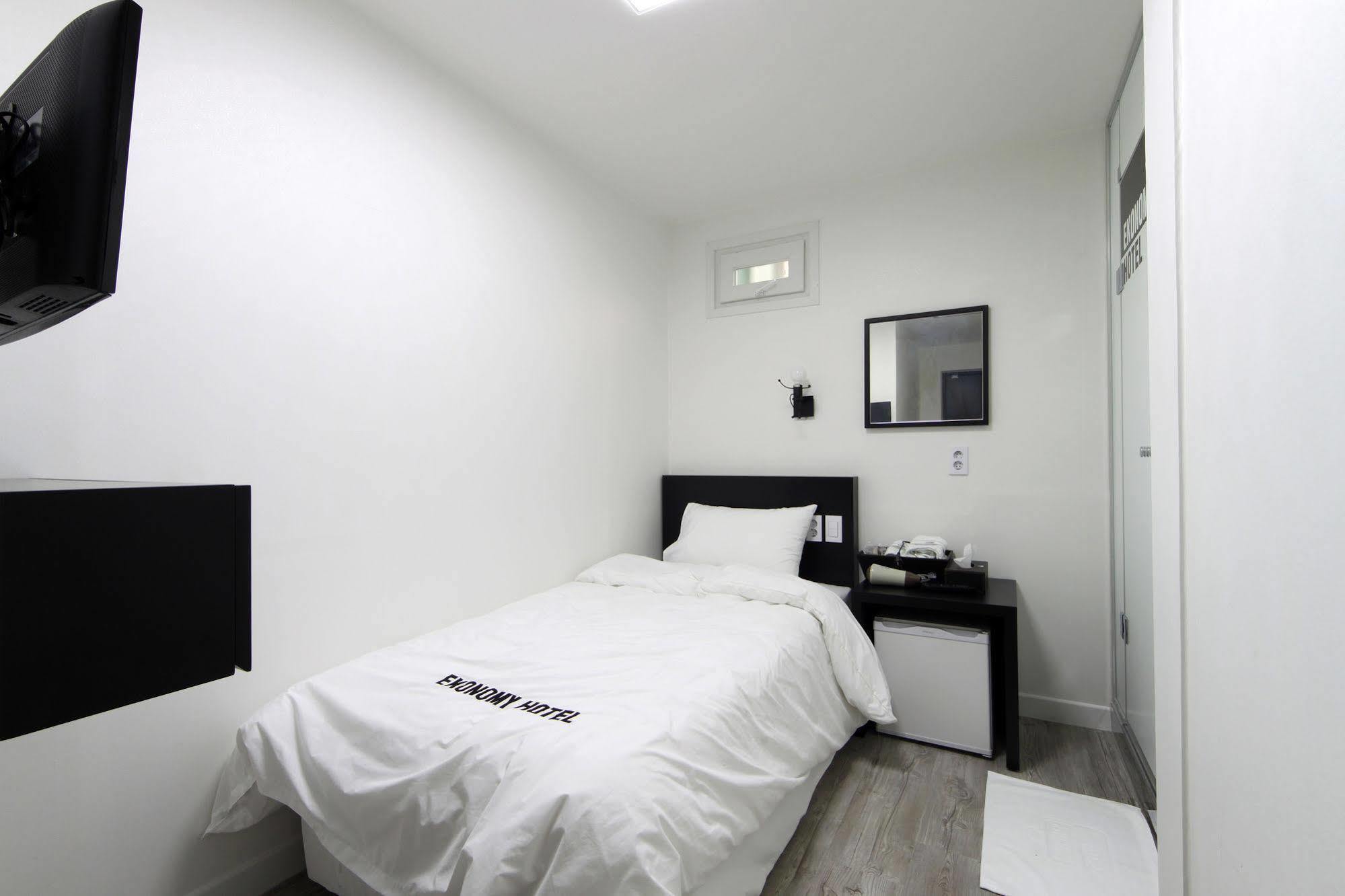 Ekonomy Hotel Dongdaemun Seoul Ngoại thất bức ảnh