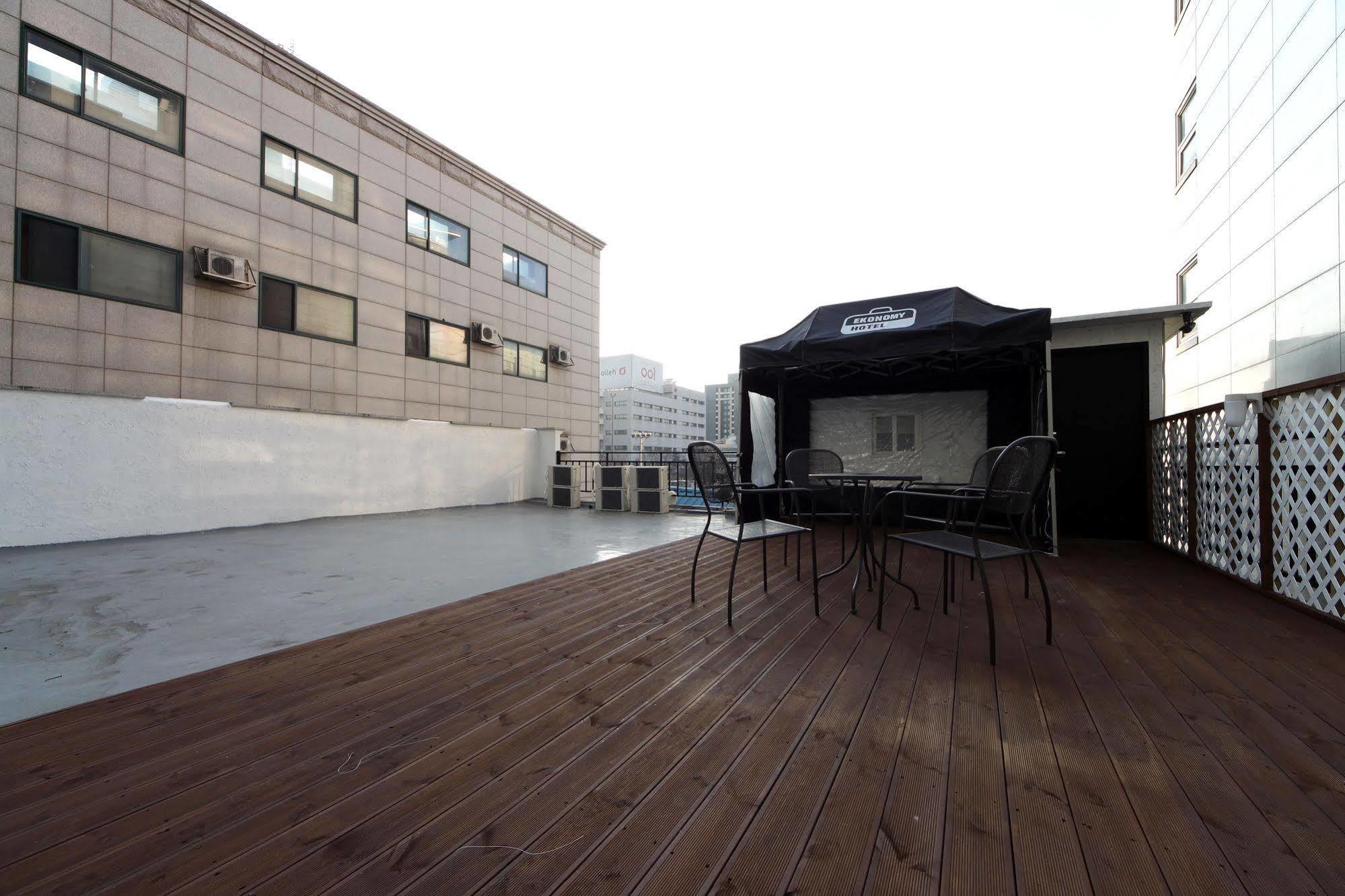 Ekonomy Hotel Dongdaemun Seoul Ngoại thất bức ảnh