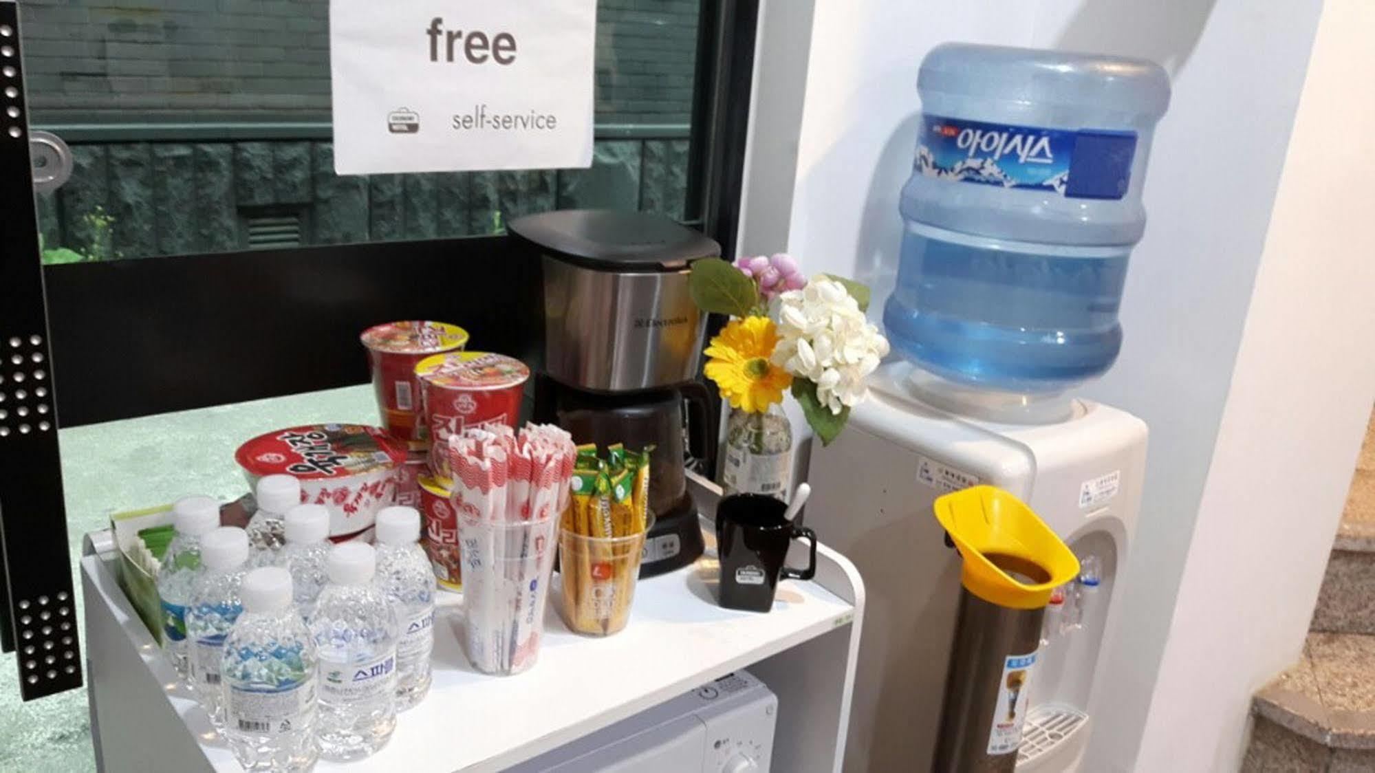 Ekonomy Hotel Dongdaemun Seoul Ngoại thất bức ảnh